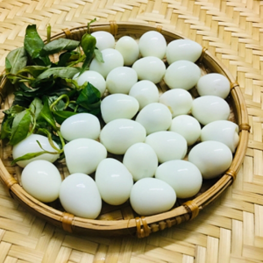 Trứng cút lột vỏ trung